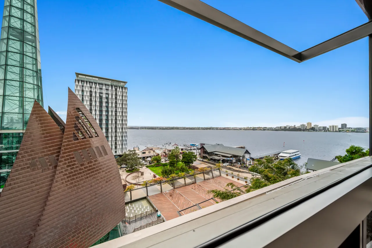 711 / 11 Barrack Square, PERTH