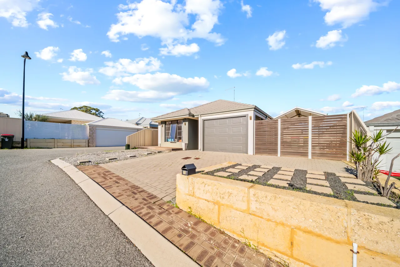 15 Fogliani Loop, SINAGRA