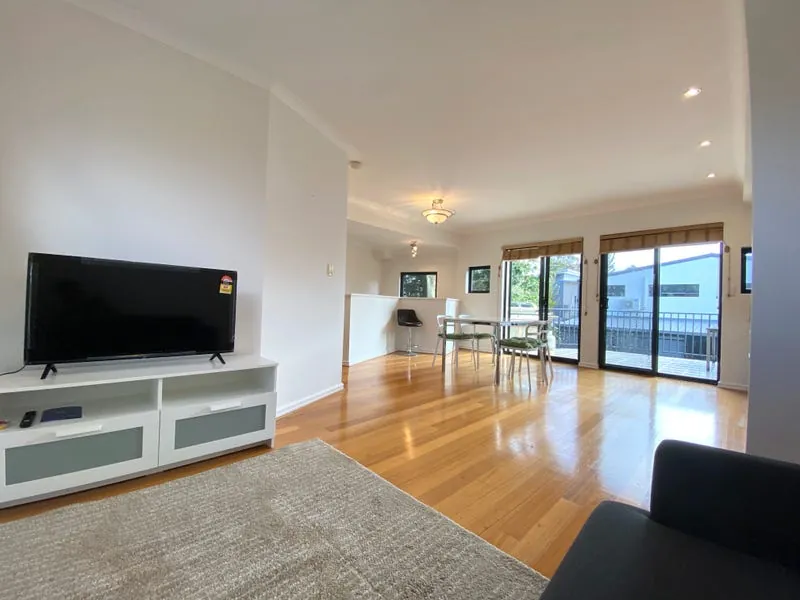8 / 20 Park Road, CRAWLEY