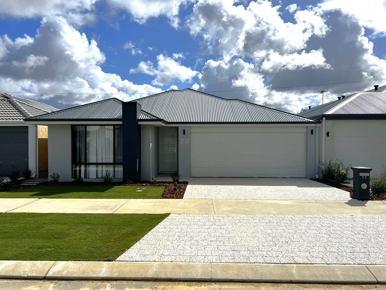 22 Lancaster Loop, PIARA WATERS