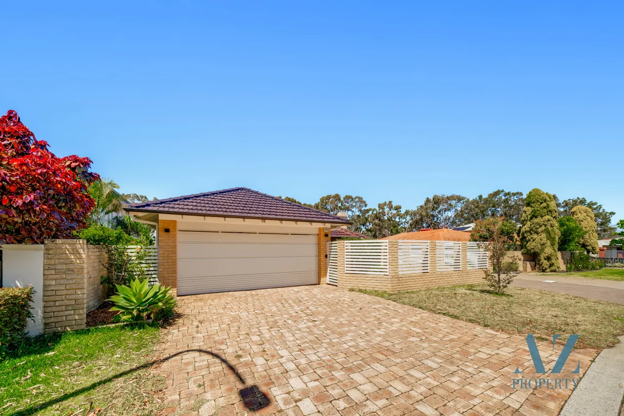 10 Churchlands Avenue, CHURCHLANDS
